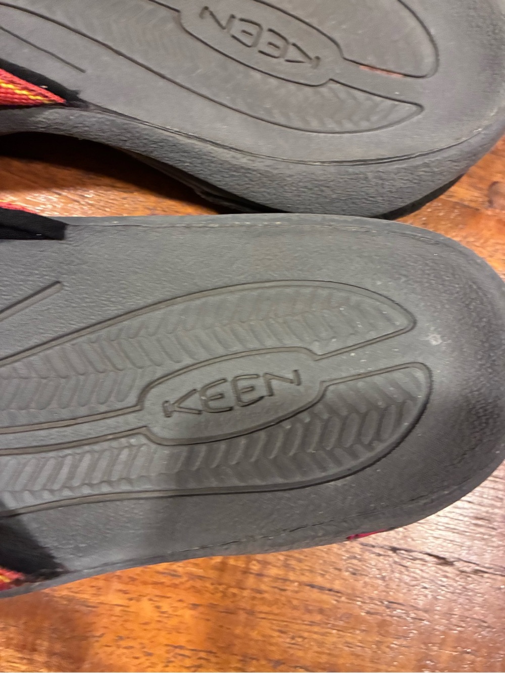 Keen Bali Red and Black Slide Sandals Women’s 9.5 - Picture 5 of 6